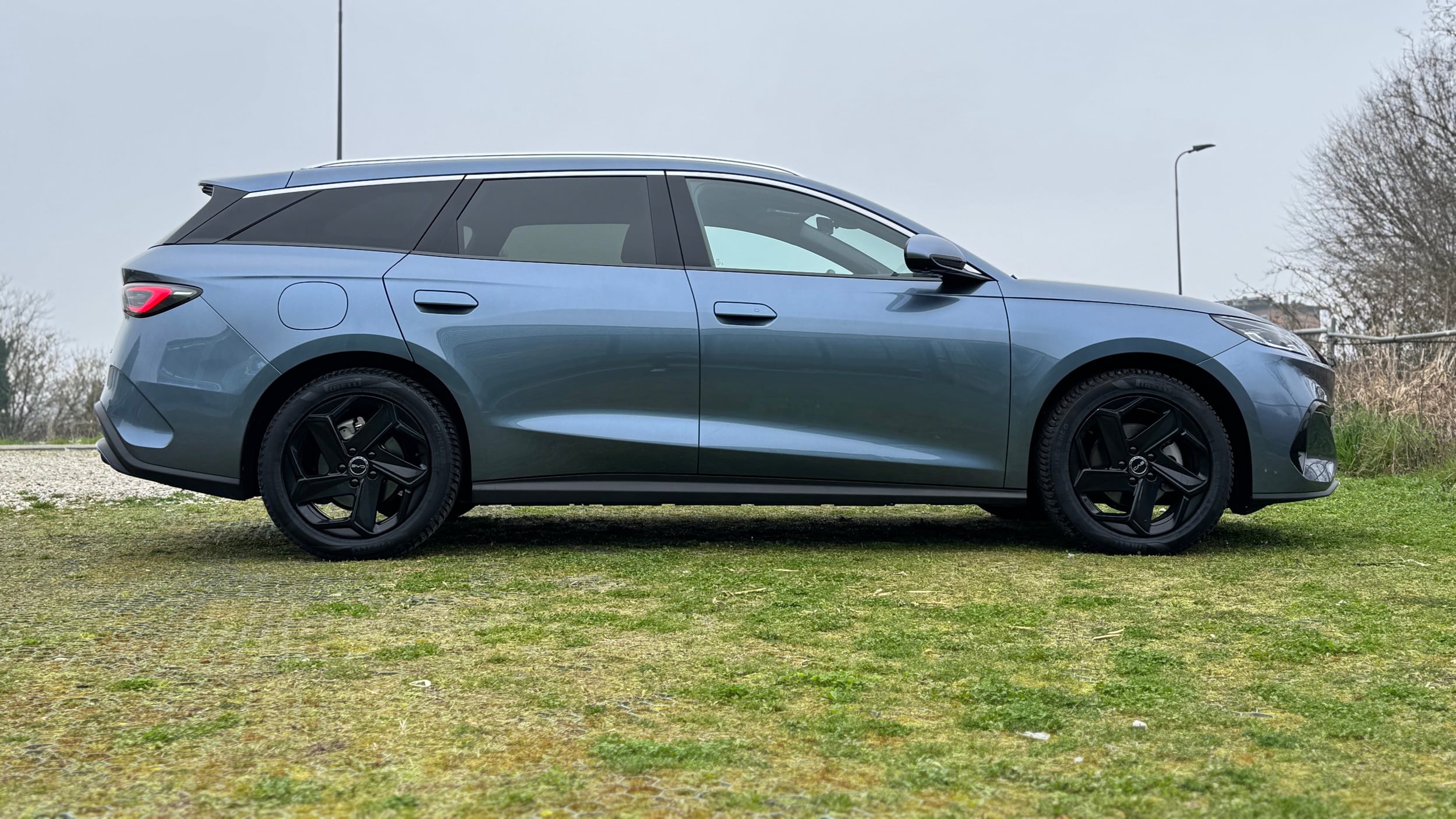 BYD Seal 6 DM-i Touring: la wagon cinese ibrida che pensa in grande