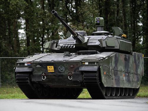 Il robot cingolato che spara missili anticarro: così la Nato cambia la guerra terrestre