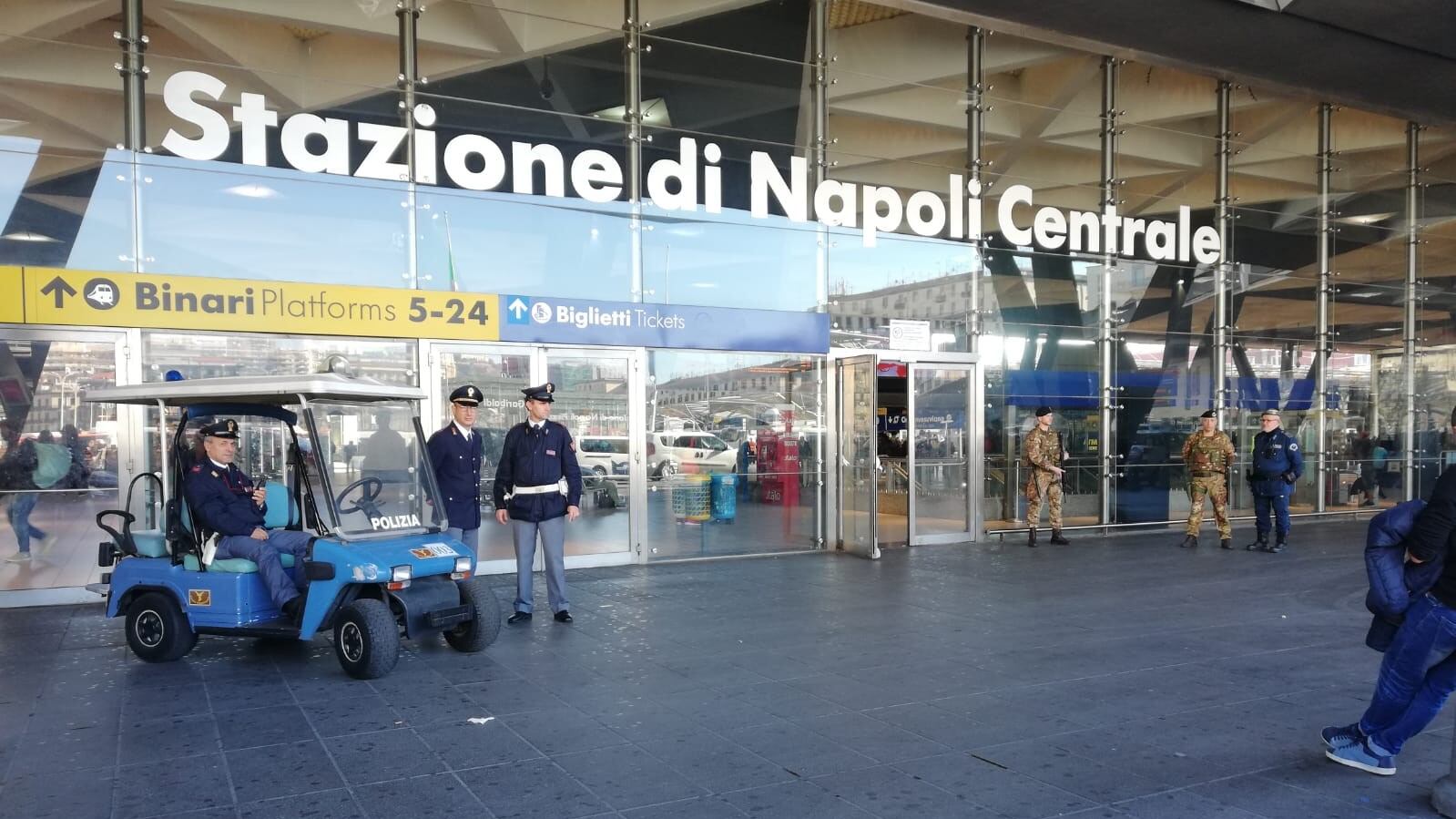 Ucraino ruba lo zaino del conducente di un bus