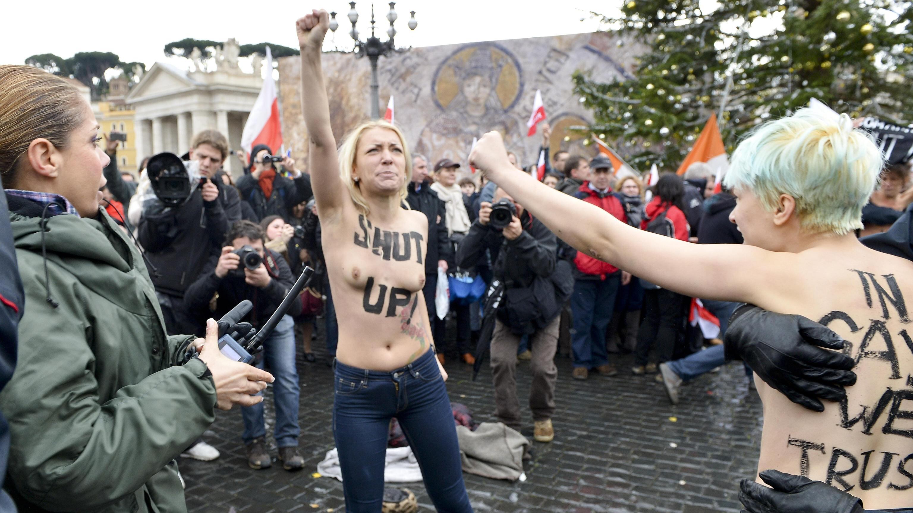 Le Femen «made in Italy» a scuola di corpo a corpo