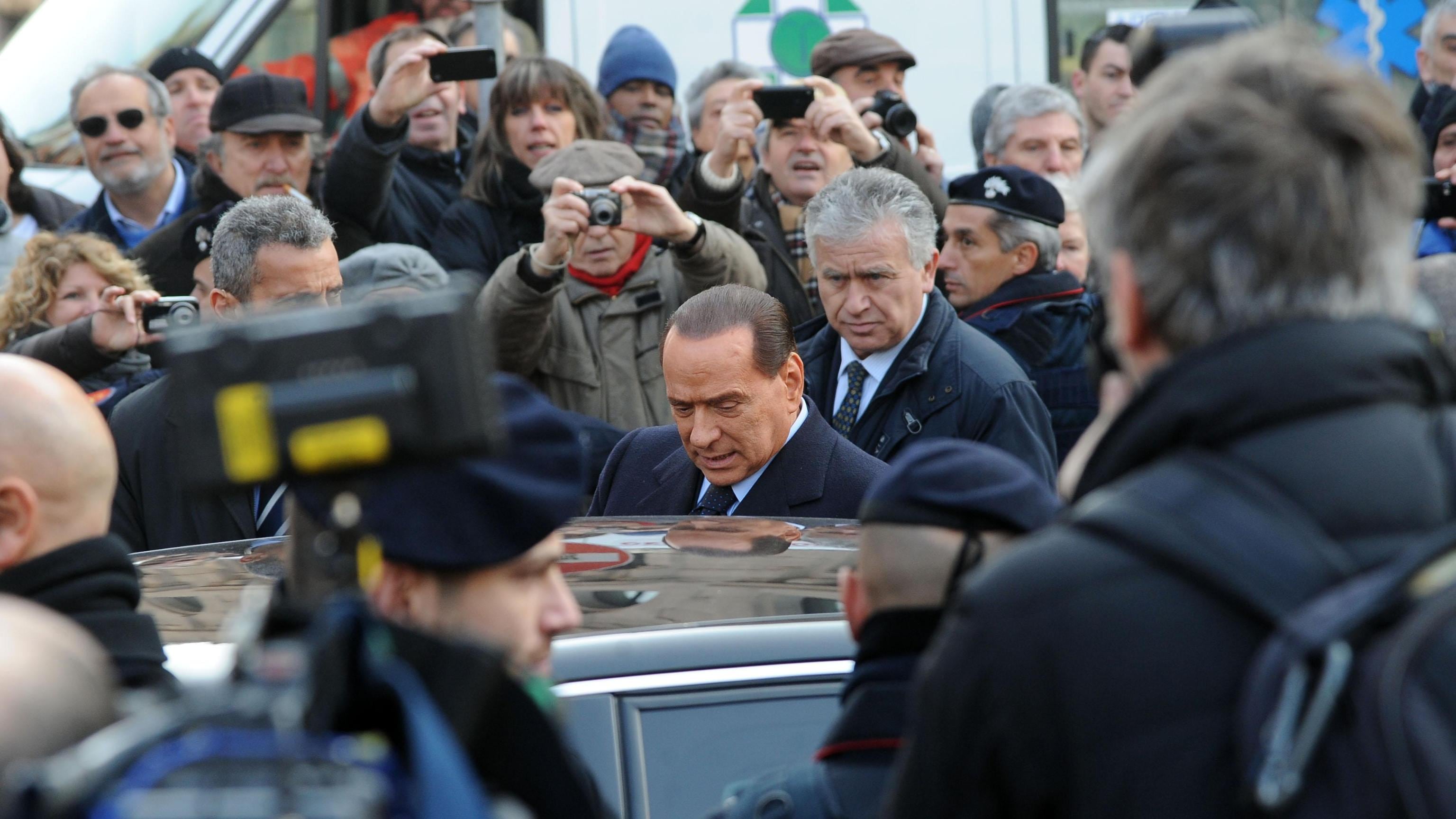 Berlusconi: "Monti? Solo chiacchiere"
