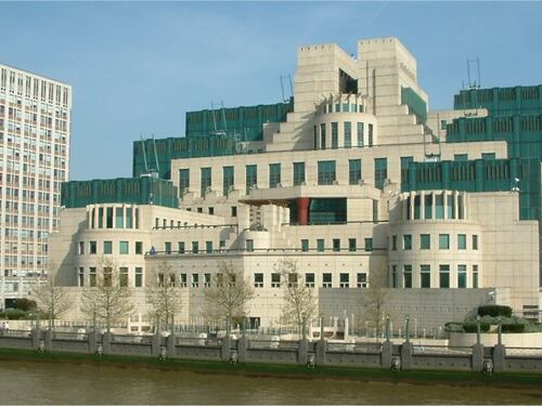 "MI5 paga spie islamiche per spiare i terroristi"