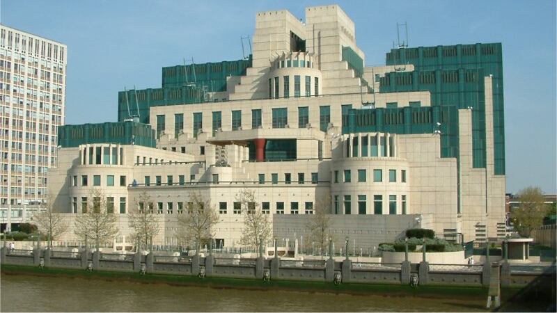 "MI5 paga spie islamiche per spiare i terroristi"