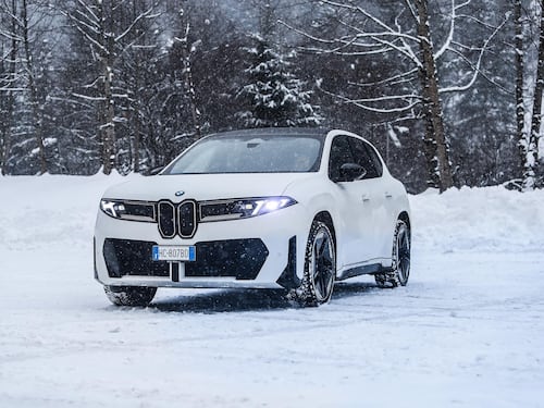 BMW iX3, prova su strada: la nuova piattaforma ha fatto centro
