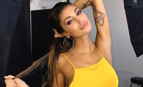 Cristina Buccino sexy senza reggiseno 1