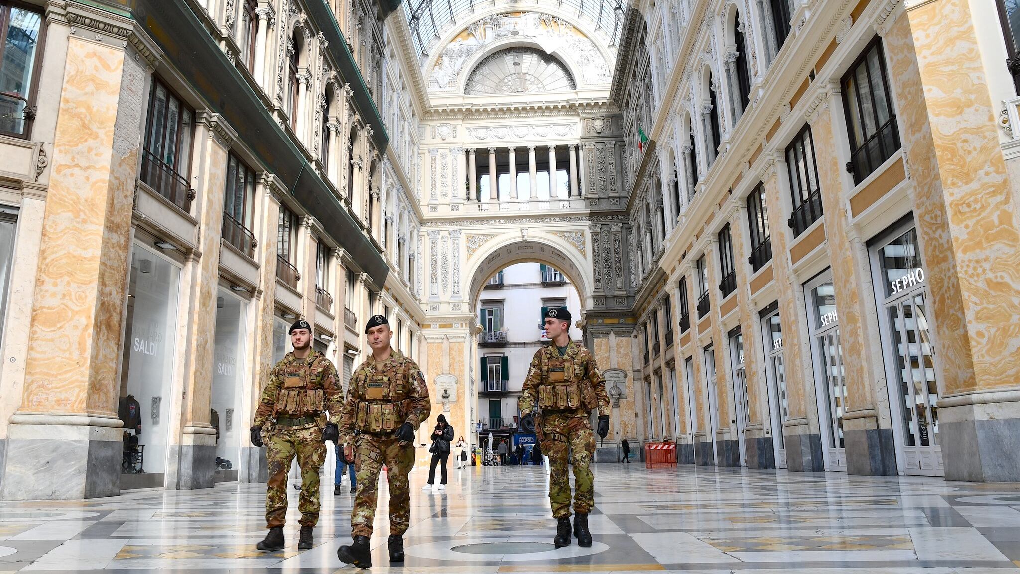 Dirigenti di Polizia e Forze Armate: via ai contratti dopo 7 anni di attesa