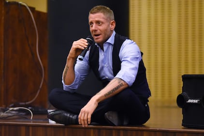 Lapo Elkann e la ragazza misteriosa 2