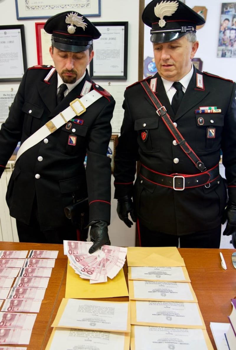 Le banconote fac-simile che "fregano" i cambia valute 1