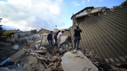 Terremoto, beffa per gli sfollati: devono lasciar posto ai turisti