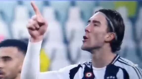 "Fenomeni", "Uomo di m..". Cosa è successo tra Vlahovic e la curva della Juve