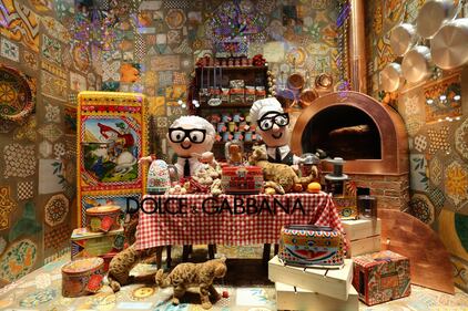 Natale alla Rinascente con le vetrine di Dolce & Gabbana 5