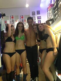 Shopping in bikini 7