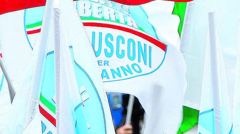 Il Pdl torna Forza Italia, azzerate tutte le cariche Via al confronto interno