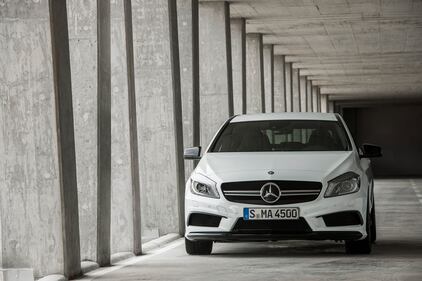 Mercedes A 45 AMG 6