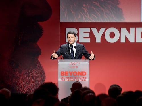 Renzi rilancia il ponte sullo Stretto: "Crea centomila posti di lavoro"