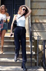 Bella Hadid sexy: la maglia mostra tutto 20