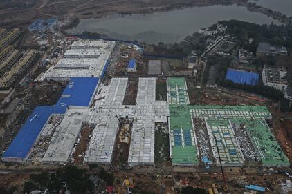Le fasi della costruzione di Huoshenshan 4