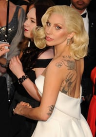 Lady Gaga agli Oscar 2016: foto 4