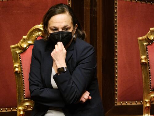 Lamorgese e il "boom" nel 730: ecco quanto guadagna adesso