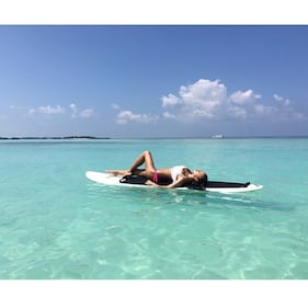 Irina Shayk posa a seno nudo su Instagram 15