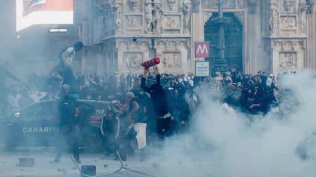 scontri tra protestanti e polizia