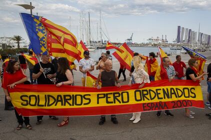 Le proteste al porto: "Non vogliamo i migranti" 3