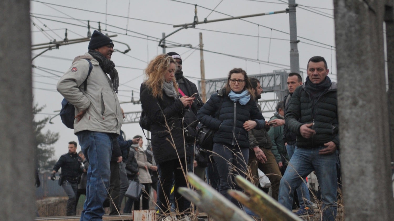 Perquisizioni a Trenord e Rfi dopo il treno deragliato a Pioltello