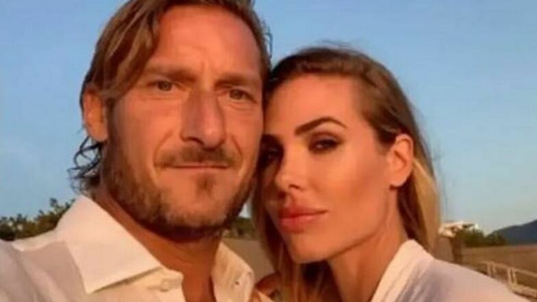 "Era la portinaia". "No, la baby-sitter". Cosa c'è dietro alla denuncia di Ilary Blasi contro Totti