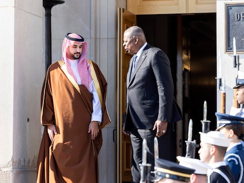 Arabia Saudita e il fondo Pif a caccia. Puntano banche, assicurazioni e Borse