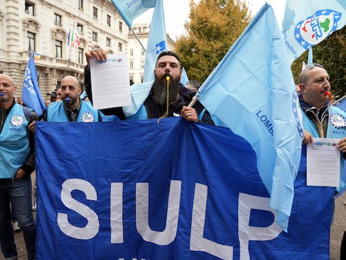 Soltanto i fischi della polizia svegliano la giunta su Area C