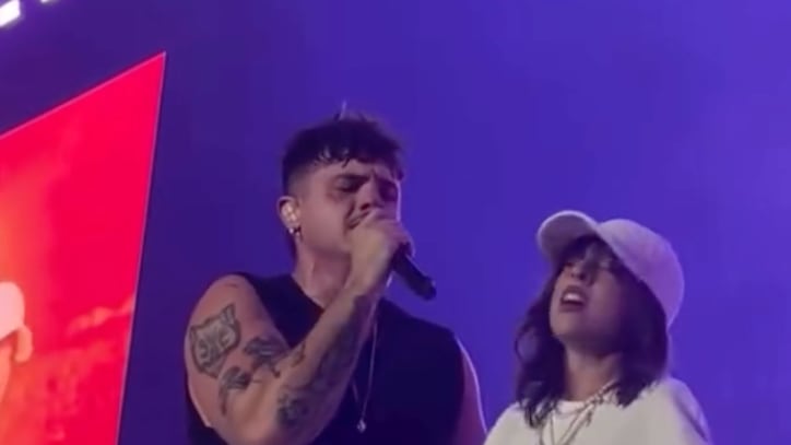 Angelina Mango torna sul palco dopo un anno di stop: sorpresa al concerto di Olly