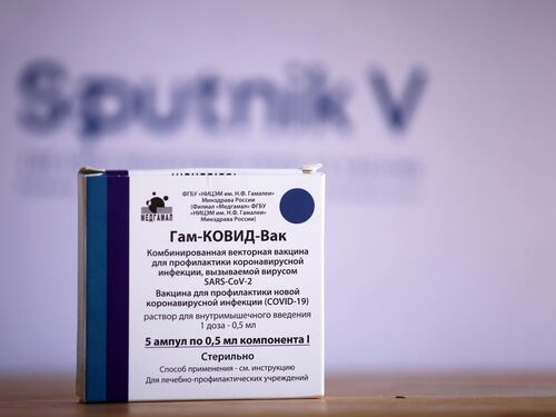 Merkel vuole Sputnik, conferme dalla Russia: "Venti milioni di dosi"