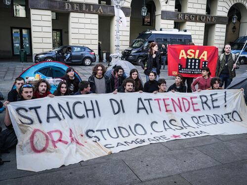 Registro e licenze per gli Airbnb. Rilancio dei sindaci: "Non basta"