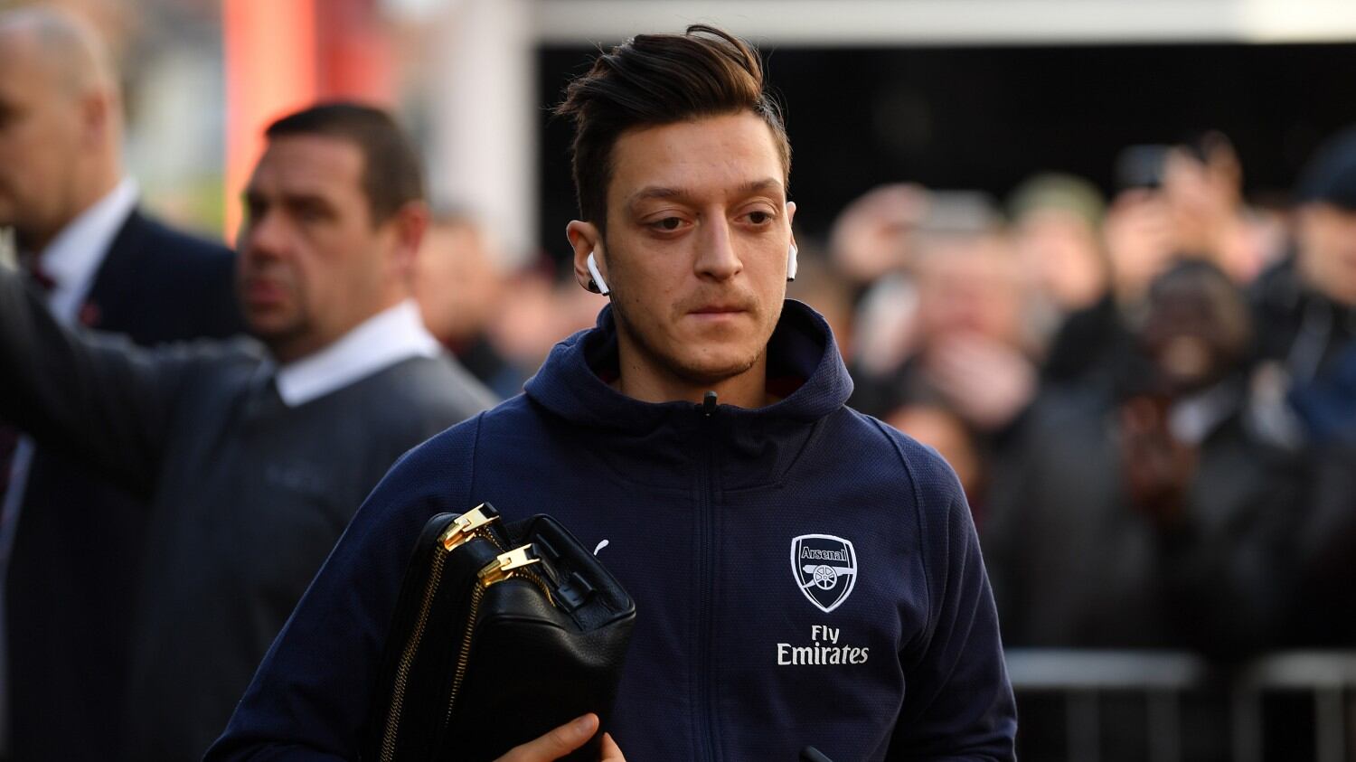 Quel tweet non ci piace: e la Cina oscura l'Arsenal