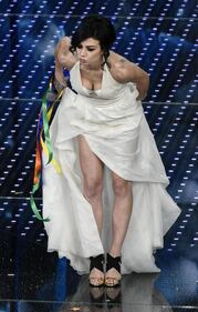 Sanremo 2016: i look femminili nella serata cover 34