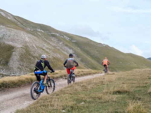 Marche in bici, le "fiandre" italiane tra sport e cicloturismo