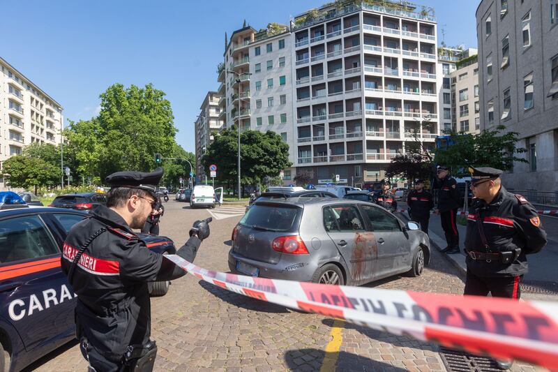 ragazzo accoltellato con il cane e soccorso da un passante. Gravissimo 8
