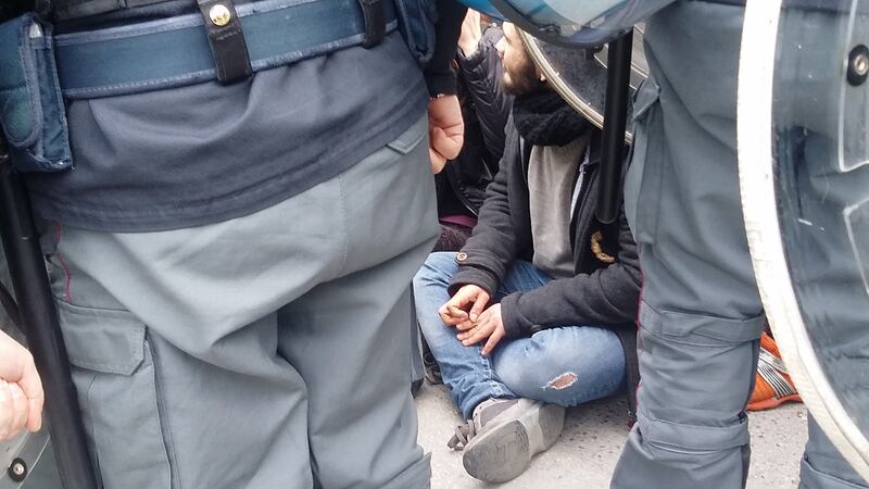 Di Maio nel suo liceo: contestato da studenti e lavoratori  4