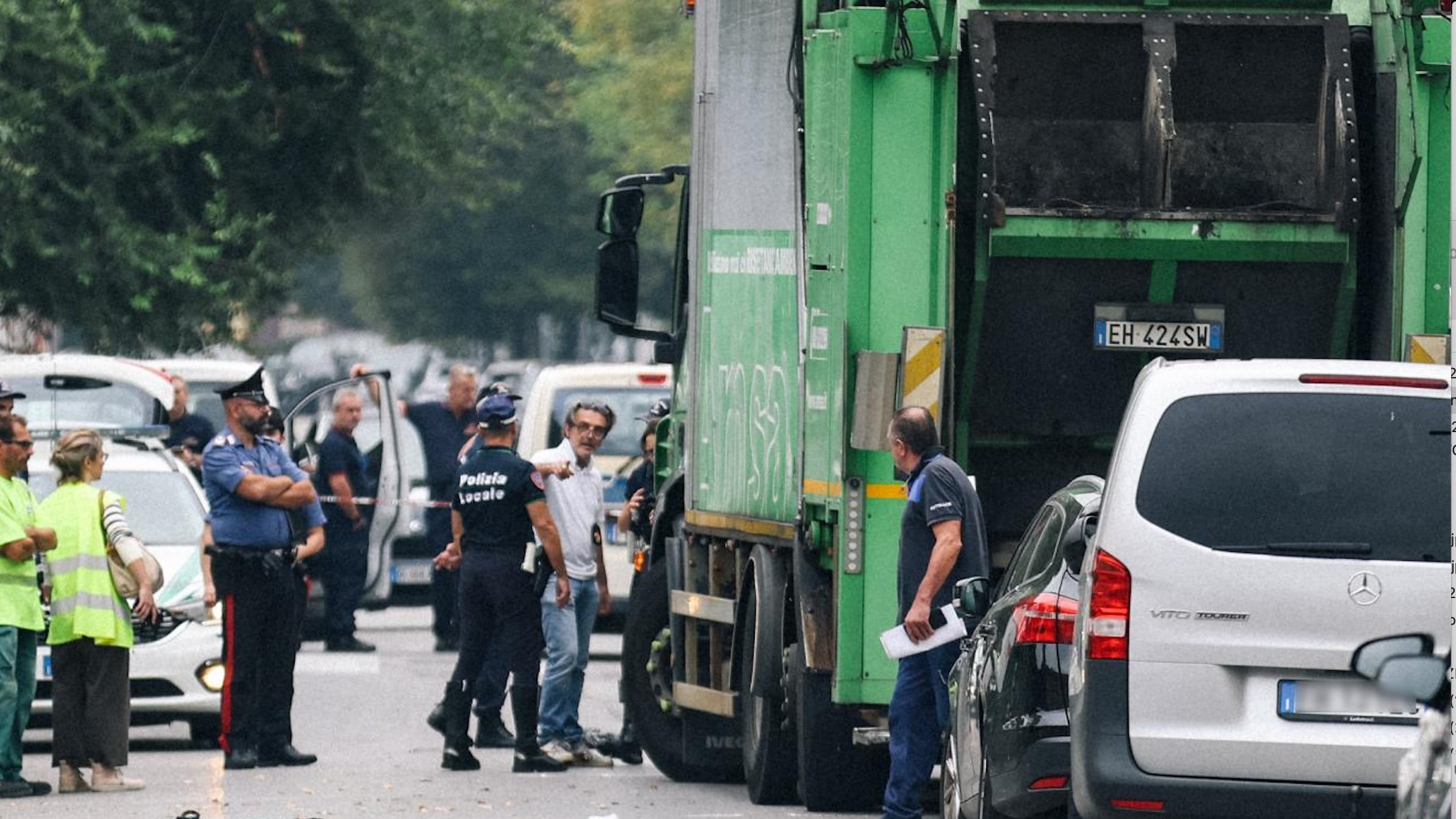 Dorme nel cassonetto e finisce nel compattatore. Salvo per miracolo un uomo a Pescara