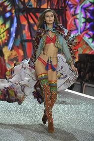 Bella Hadid e le altre: hot per Victoria's Secret 47