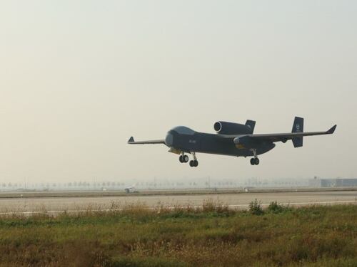 Spunta la "portaerei dei droni": cosa può fare il nuovo super‑drone Jiutian