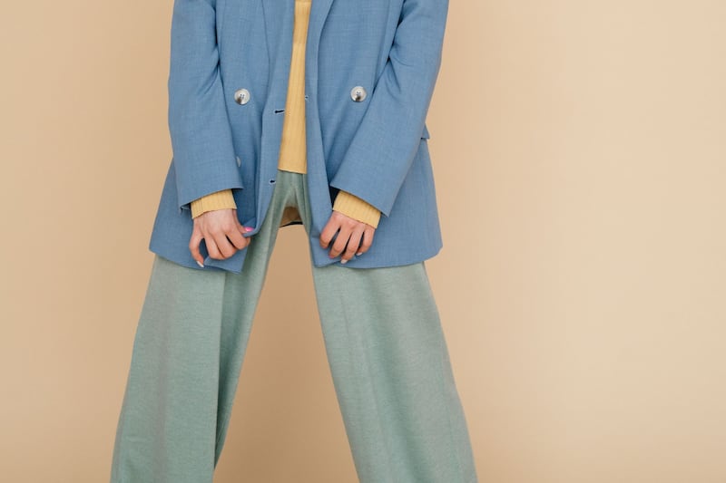 Pantaloni in autunno: 5 modelli imperdibili per le over 60
