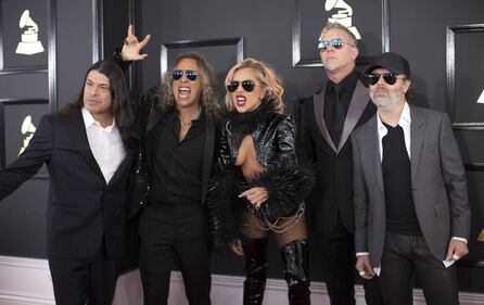 Grammy 2017, i look più sexy sul red carpet 18