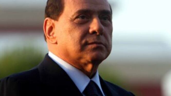 Berlusconi: "Renzi appannato Lavoriamo a rifondare FI"