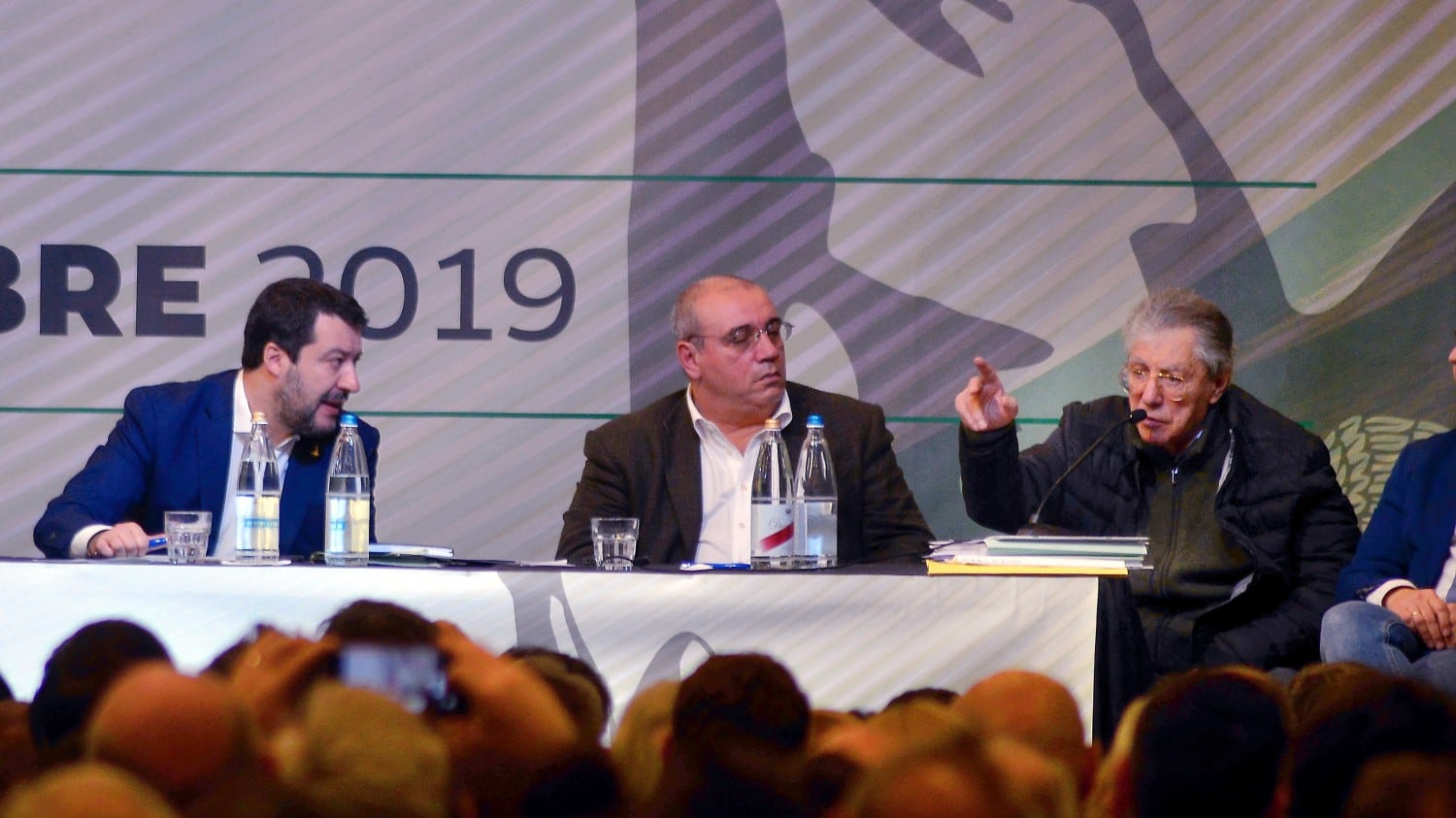 Lega, Bossi tuona: "Salvini non può imporre nulla"