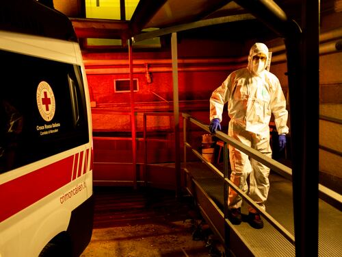 La pandemia fa calare l'aspettativa di vita. Nelle aree del Nord più colpite persi 4,3 anni