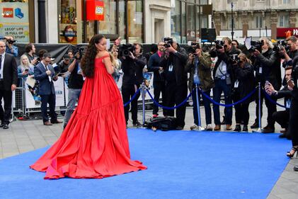Rihanna, sexy scollatura sul red carpet 10