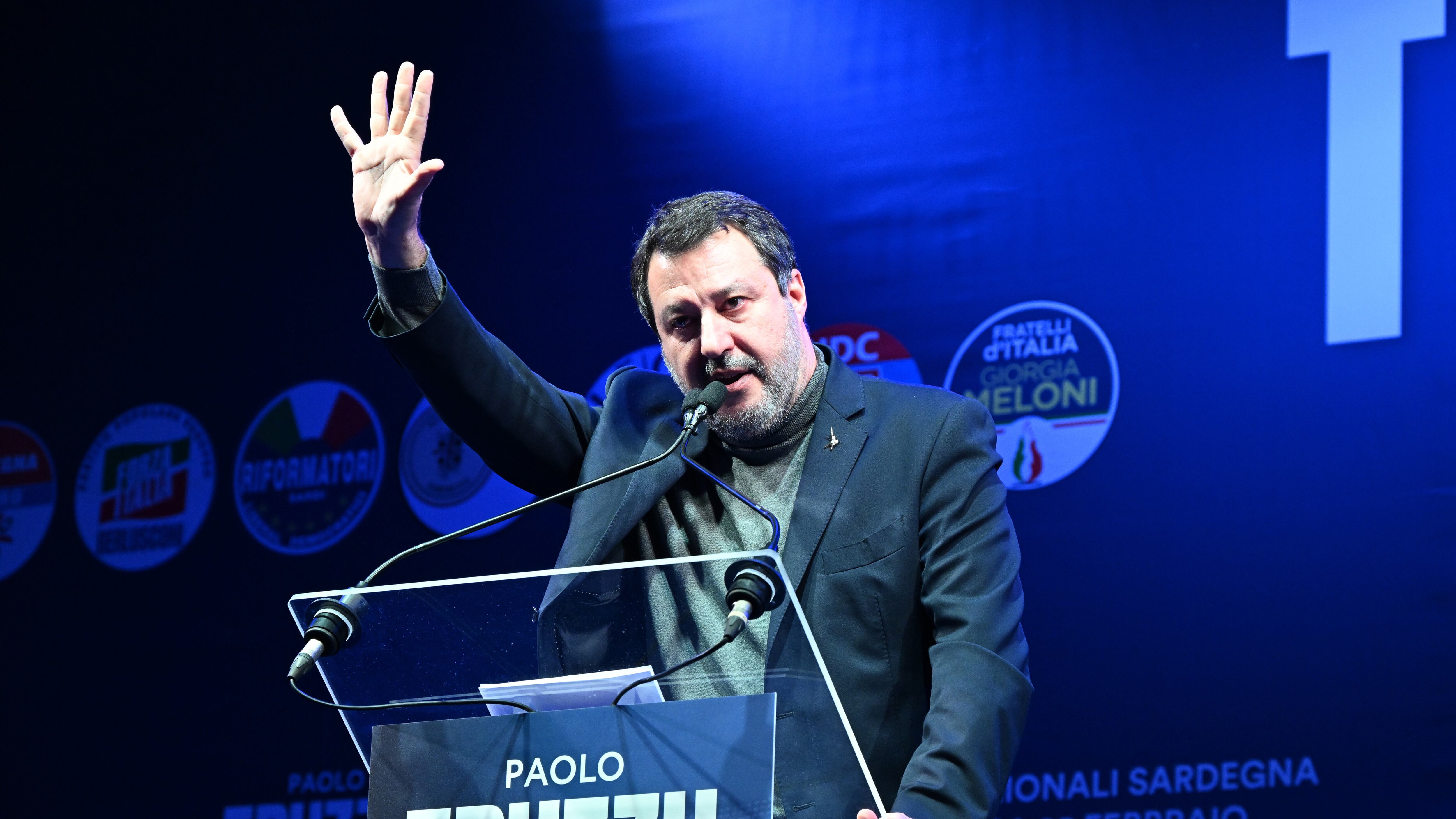 "La droga è m...". Lo sfogo di Salvini: stretta in arrivo sul codice della strada