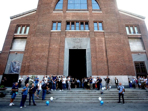 Le immagini del funerale a Milano di Toto Cutugno