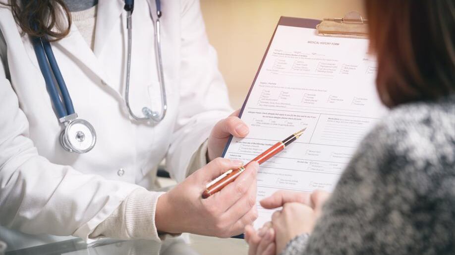 Tumori, i dieci consigli utili per dimezzare i rischi